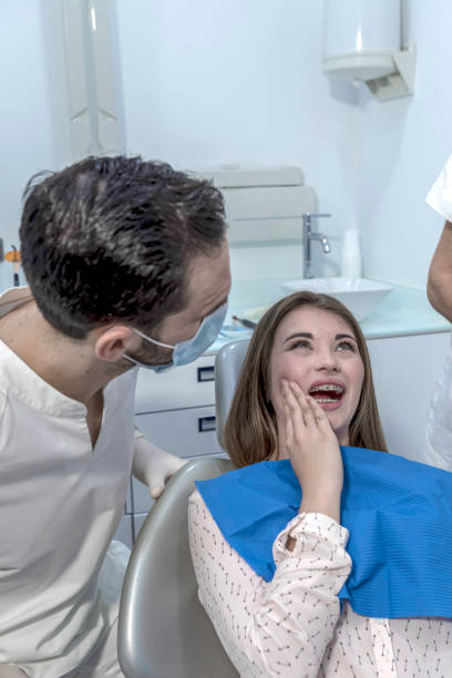 Best Broken Tooth Emergency  in Fort Thompson, SD